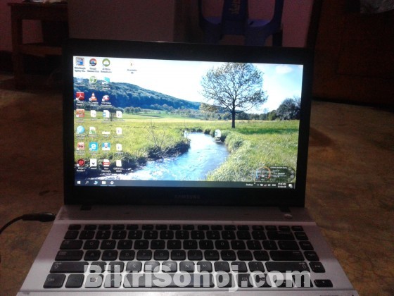 samsung np300e4v